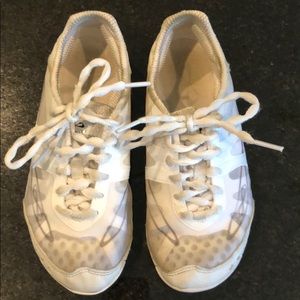Nfinity Vengeance Cheer Shoes Size 4